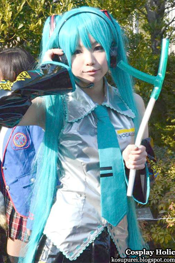 vocaloid 2 cosplay - hatsune miku from comiket 81
