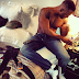 Celebrity things -What is wrong with this Iyanya photo? 