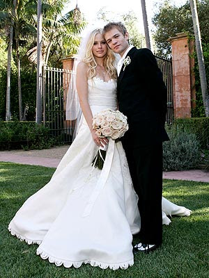 Celebrity wedding dresess Avril lavigne Wedding Dress Top Celebrity