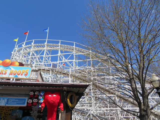 Thunderbolt Wooden Roller Coaster Six Flags New England