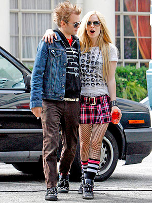 Avril Ramona Lavigne boyfriend