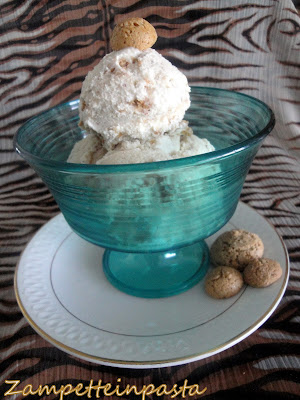 Gelato agli amaretti