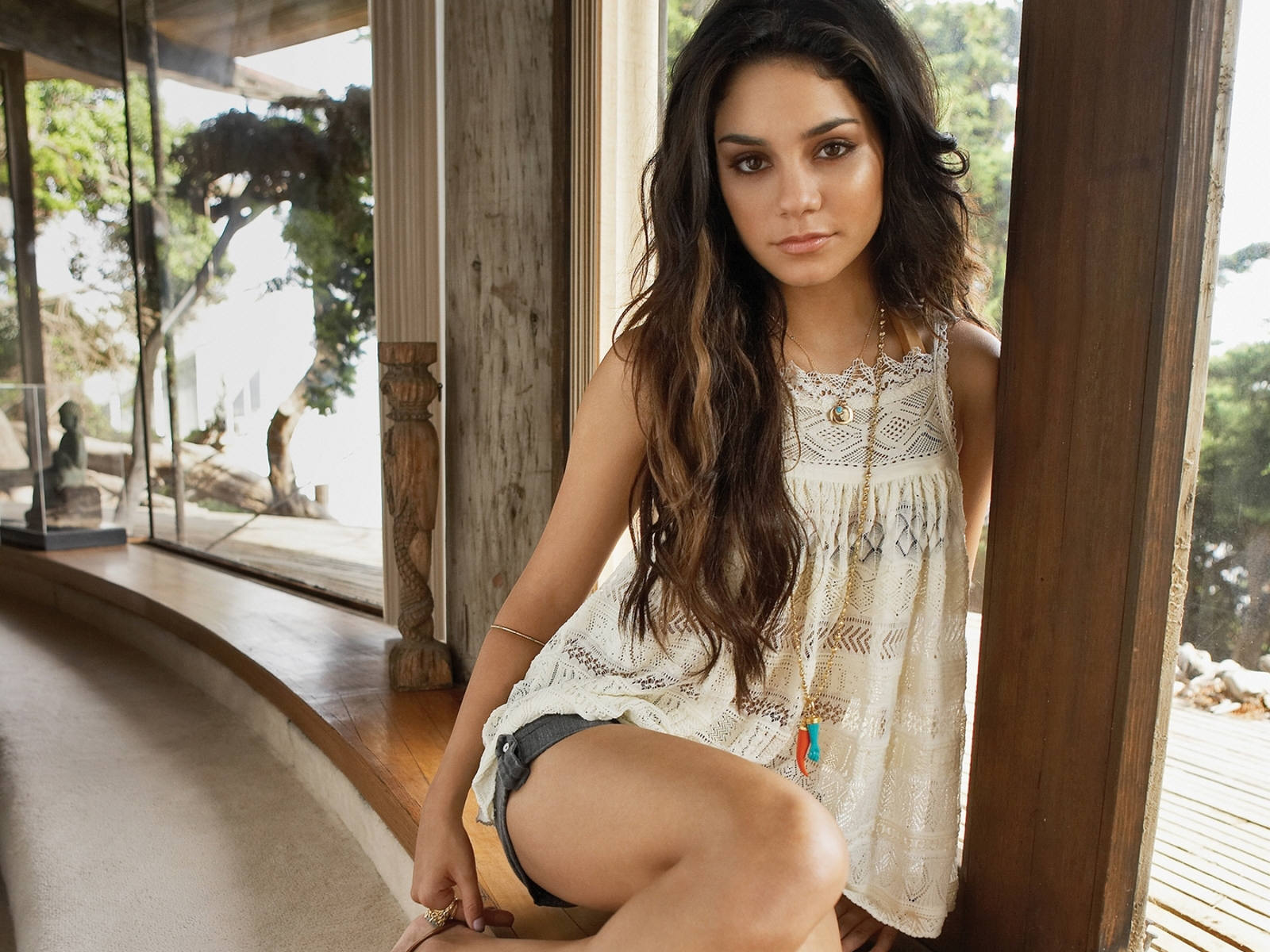 Iphone Celebrity Wallpapers: Vanessa Hudgens iPhone wallpaper