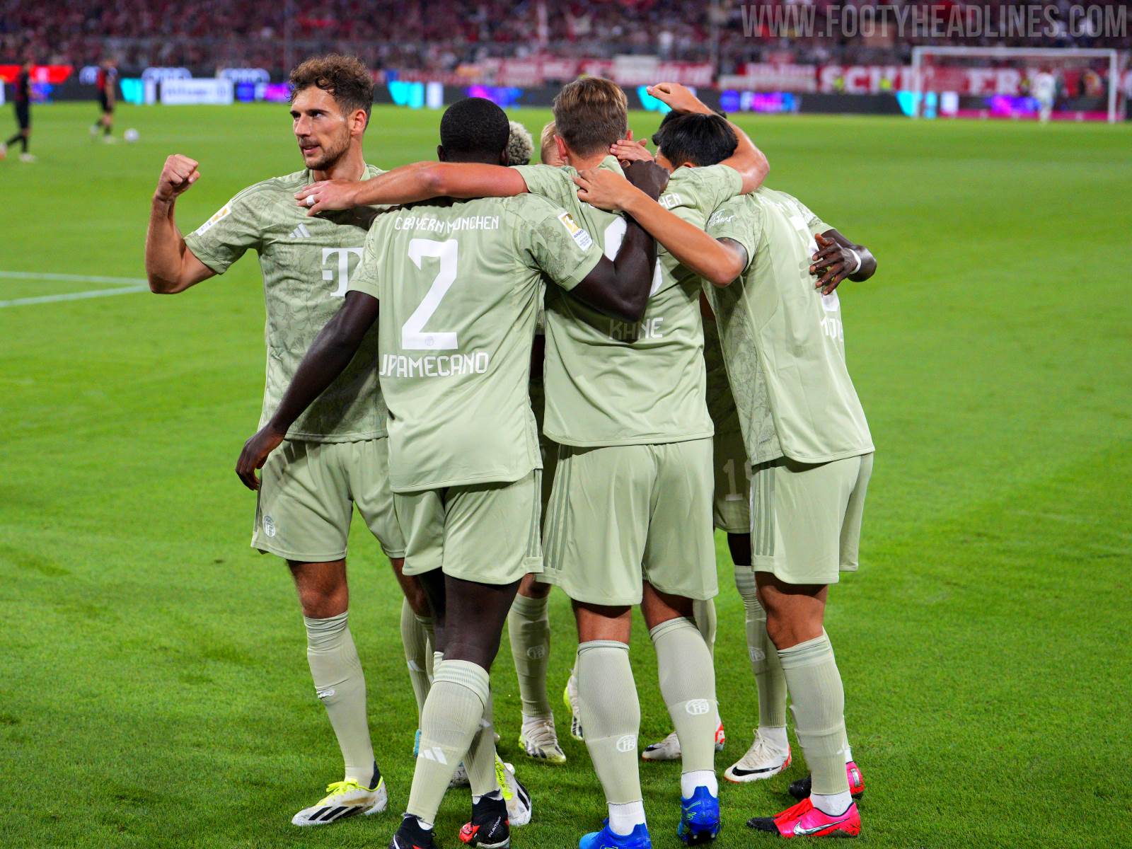 No Long Sleeved Version Available? Bayern Debut 23-24 Oktoberfest