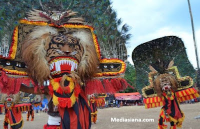 Tari Reog Ponorogo : Sejarah, Filosofi, Gerak, Kostum dan Daerahnya