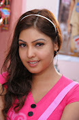 Komal Jha Glamorous Photos in Pink Top-thumbnail-30