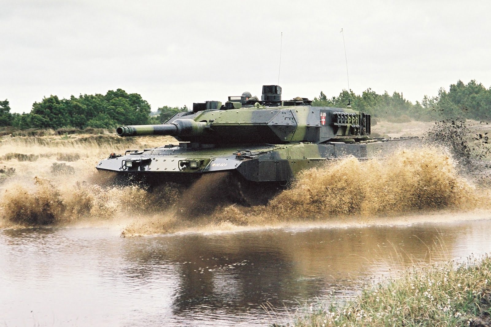 PERTAHANAN TERAKHIR Arab Saudi Akan Membeli 600 800 Tank Leopard