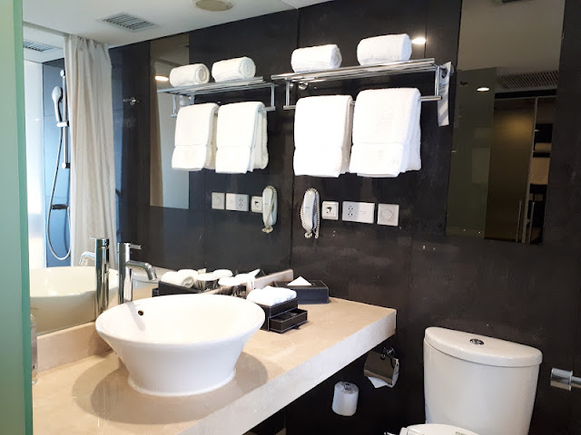 fasilitas toilet superior room pullman thamrin Jakarta