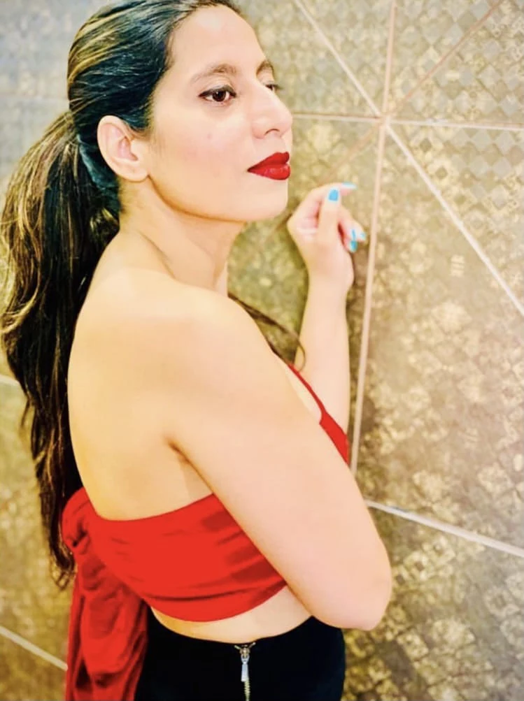 Nidhi Pancholi : A Fashion Blogger, Influencer, Social Activist, Model & Artist from Jaipur