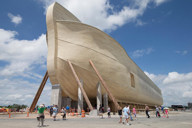 full-size-noahs-ark-recreated-biblical-theme-park-Kentucky