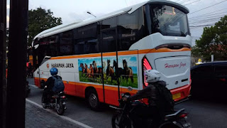 Bus Baru Mercedes Benz OF 917 PO Harapan Jaya Rute Blitar - Surabaya