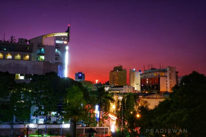 Pada Sebuah Senja