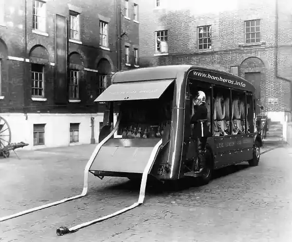 Aparato contra incendios de tendidos de mangueras de Londres en 1930