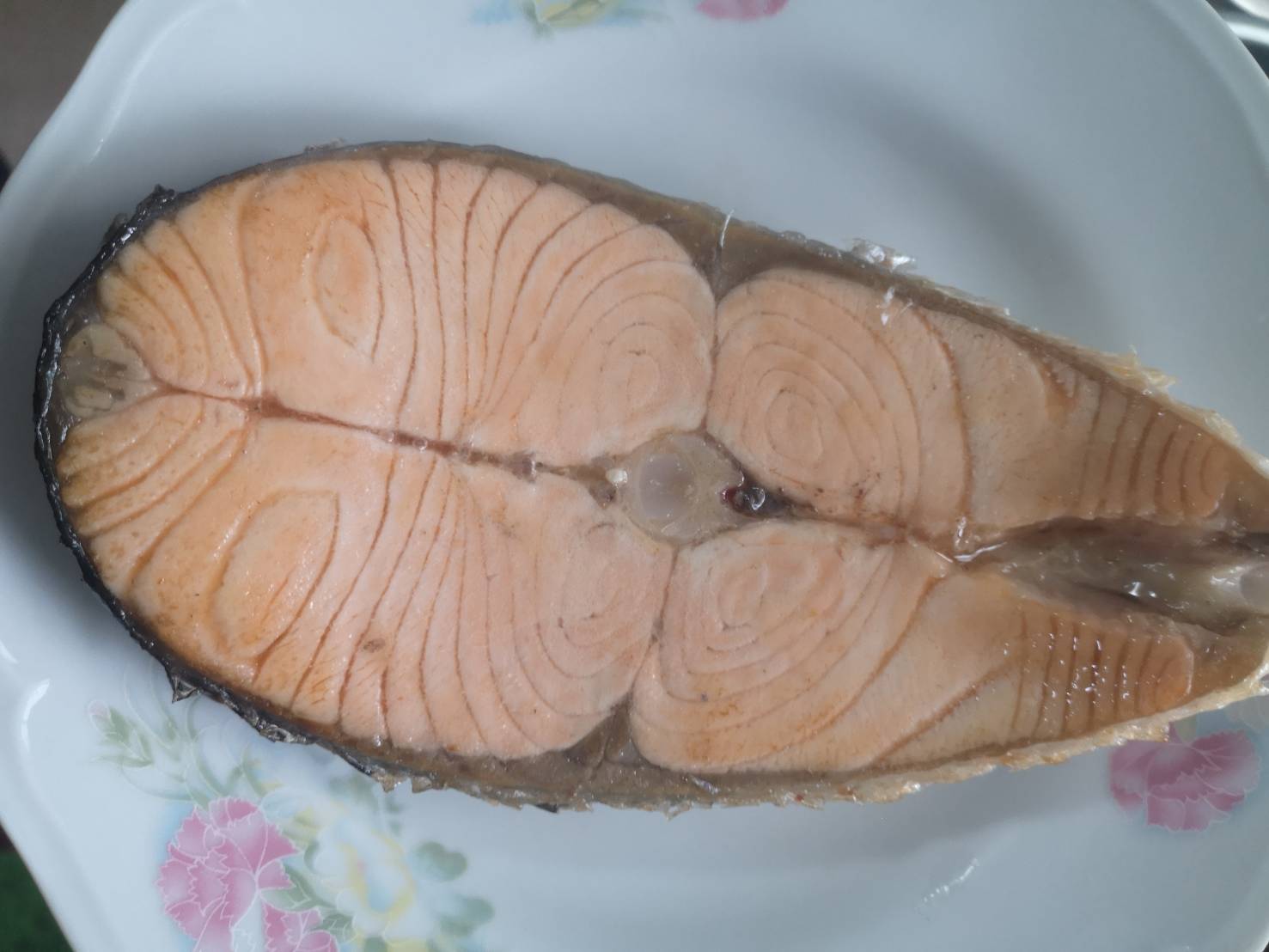 五朝港水產 | 鮭魚配蛋炒飯 | 檢驗合格的鮭魚片又厚又大片 新鮮扎實口感  | 娜娜匠。愛分享