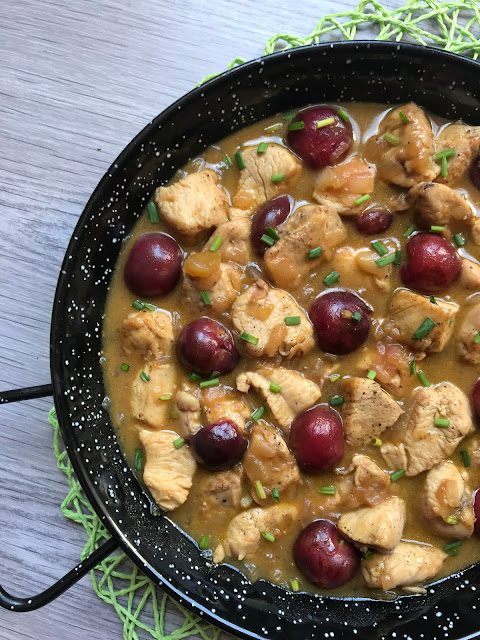 pollo con cerezas receta