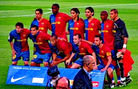 F. C. BARCELONA - Barcelona, España - Temporada 2008-09 - Sylvinho, Yaya Touré, Martín Cáceres, Márquez, Eto'o y Valdez; Messi, Alves, Henry, Iniesta y Xavi - F. C. BARCELONA 6 (Xavi, Messi, Henry, Eto'o 2 y Dani Alves) MÁLAGA C. F. 0 - 22/03/2009 - Liga de 1ª División, jornada 28 - Barcelona, Nou Camp - El Barsa fue Campeón de Liga, con Pep Guardiola de entrenador