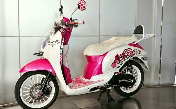 Pink Cantik Dan Elegan Honda Scoopy Modif Modifikasi 