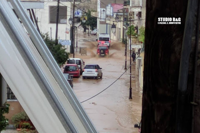 Πολύ δύσκολη η κατάσταση στο Άργος - Εκτεταμένες πλημμύρες στην πόλη - Έσπασε το ποτάμι και στον Μαλαχιά 