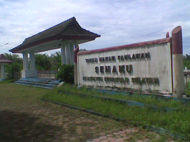 [Taman+makam+pahlawan+semaku+kabupaten+bengkulu+selatan.jpg]