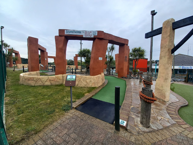 Stonehenge - the BIG mini golf in Hemsby