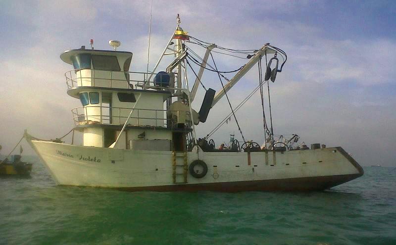 Barco pesquero se hundió en Santa Elena