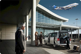 book cheap taxi from Gatwick to Heathrow