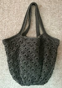 http://www.ravelry.com/patterns/library/shell-stitch-bag-