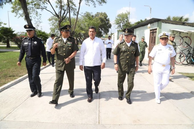 Estados / Presiden gobernador y autoridades militares ceremonia de destrucción de armamento