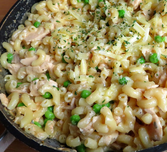 CHEESY TUNA SKILLET PASTA