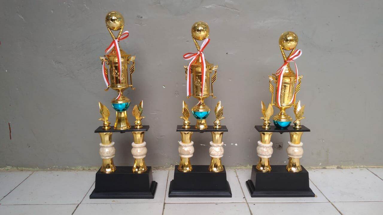 Piala Tiang 2 kaki - Piala Pekanbaru