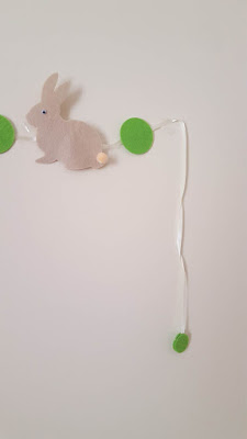 DIY felt bunny garland