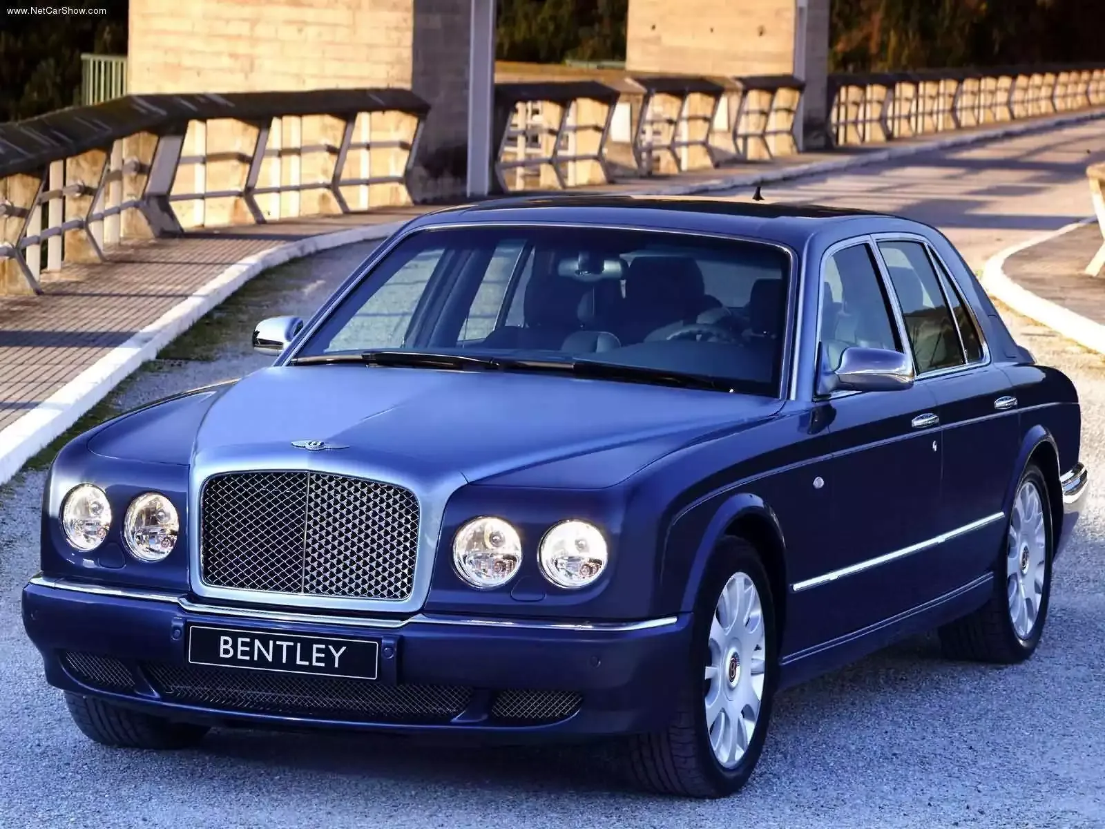 Hình ảnh xe ô tô Bentley Arnage R 2005 & nội ngoại thất