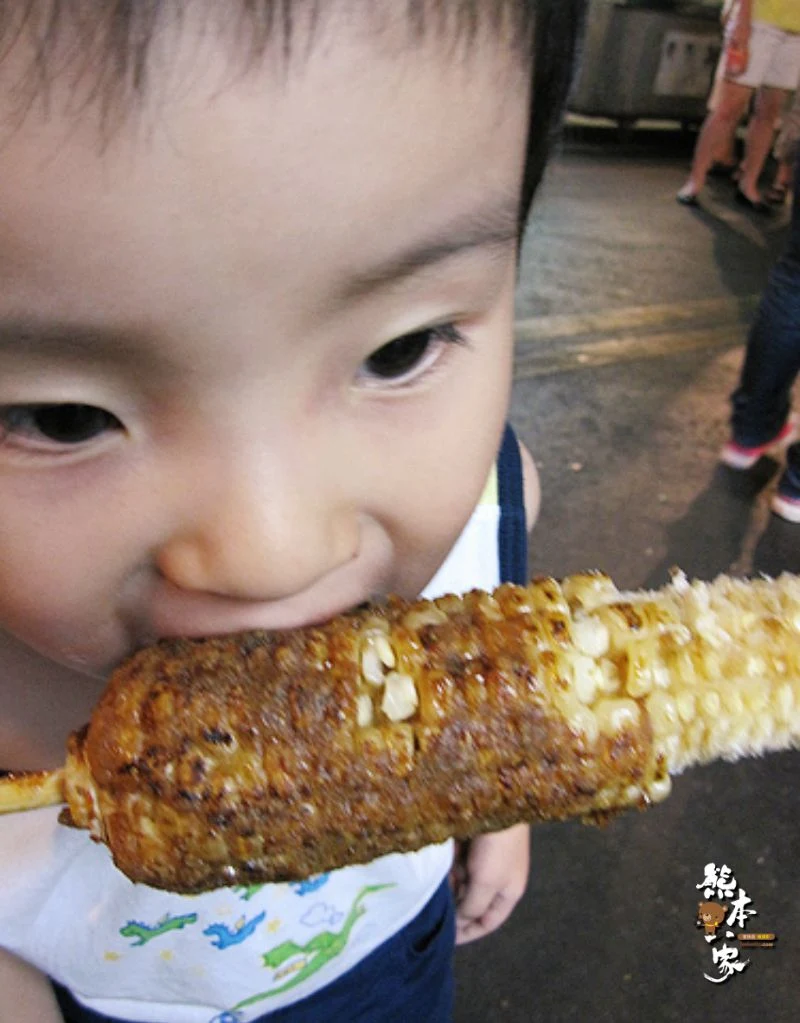 板橋南雅夜市｜正豐臭豆腐｜羊肉之家｜楊記東山鴨頭｜王記好吃麻油雞｜百里香碳烤玉米｜奶瓶爆米花