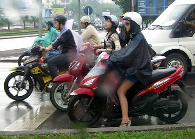[Image: vietnam-roads01.jpg]