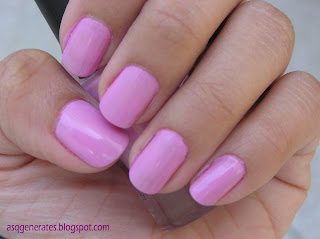 Bubblegum color nail polish