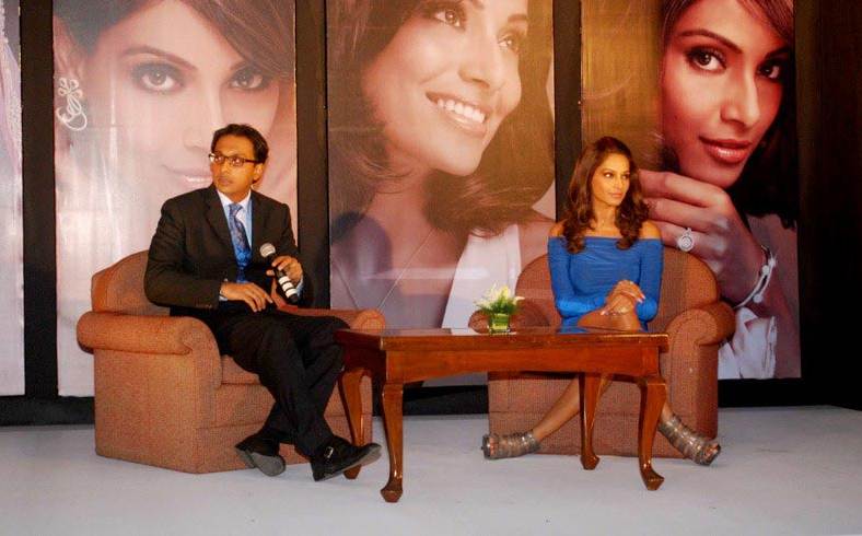 Bipasha Basu launches Gili Campaign Images
