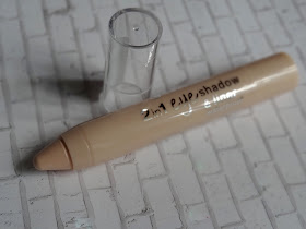 Essence 2 in 1 Eyeshadow and Liner in Light Me Up