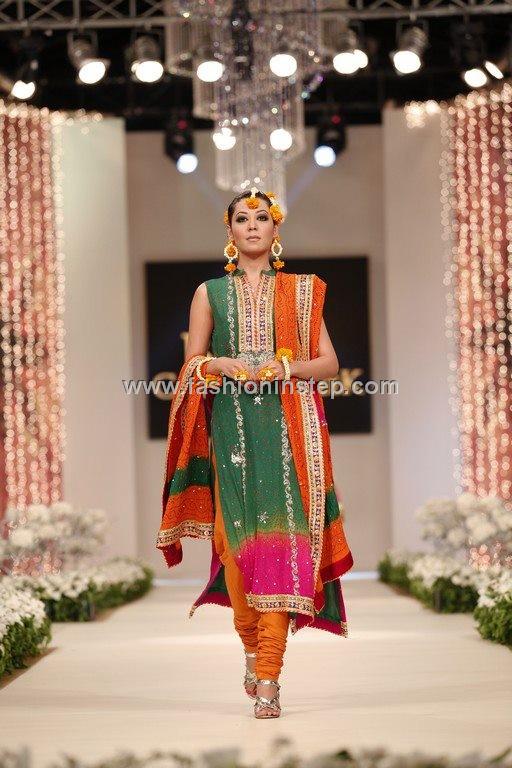 Latest Mehndi Dresses For Girls 2013 - Latest Fashion Trends