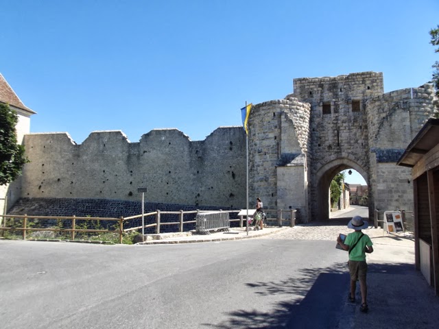 Provins medieval walls