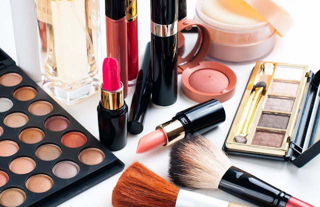 Spend Money on These Things For a Makeup Kit