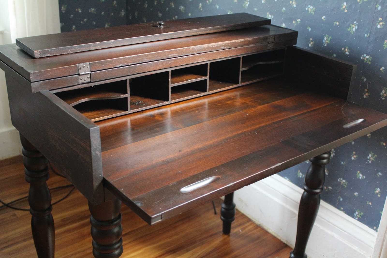 Cookarone spinet desk  