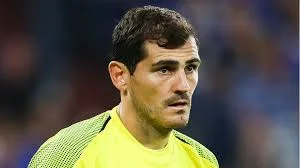 After suffering heart attack, Iker Casillas celebrates last career trophy with Porto