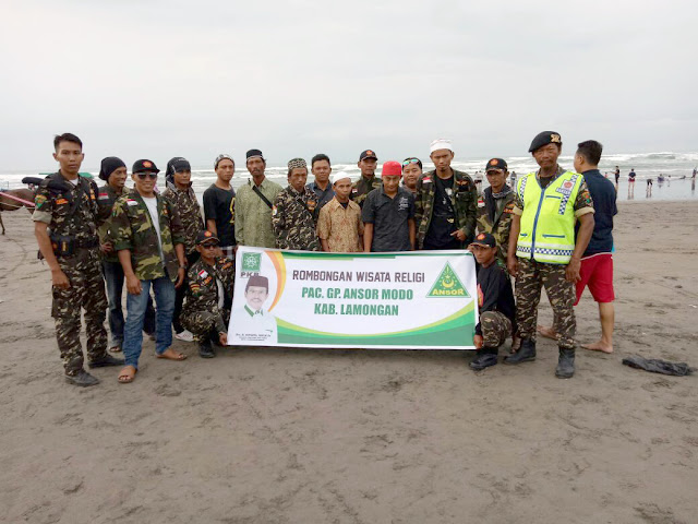 Ziarah Kubur Sahabat ANSOR kecamatan Modo