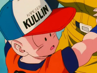 Kuririn com um boné escrito Kulilin