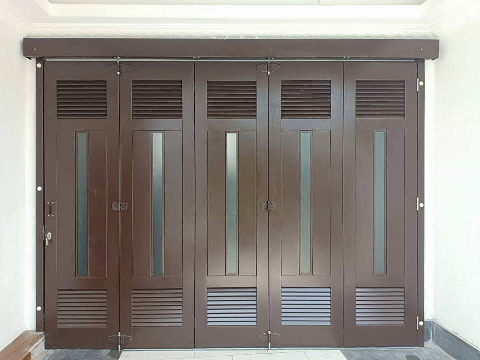  Pintu garasi besi Harga Pintu garasi murah tahun ini