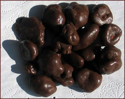 Pile of Cranberry Raisinets