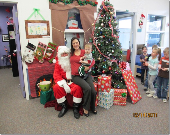 12 14 11 - Santa at Child Garden (6)