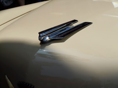1953 Cadillac 62 detail 1959 Chevrolet Corvette