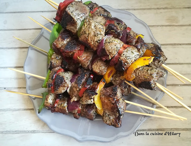 Brochettes de boeuf marinées aux accents du sud (chorizo, poivron et oignon rouge) - Dans la cuisine d'Hilary