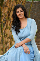 Varalaxmi Sarathkumar (Actress) Biography, Wiki, Age, Height, Career, Family, Awards and Many More